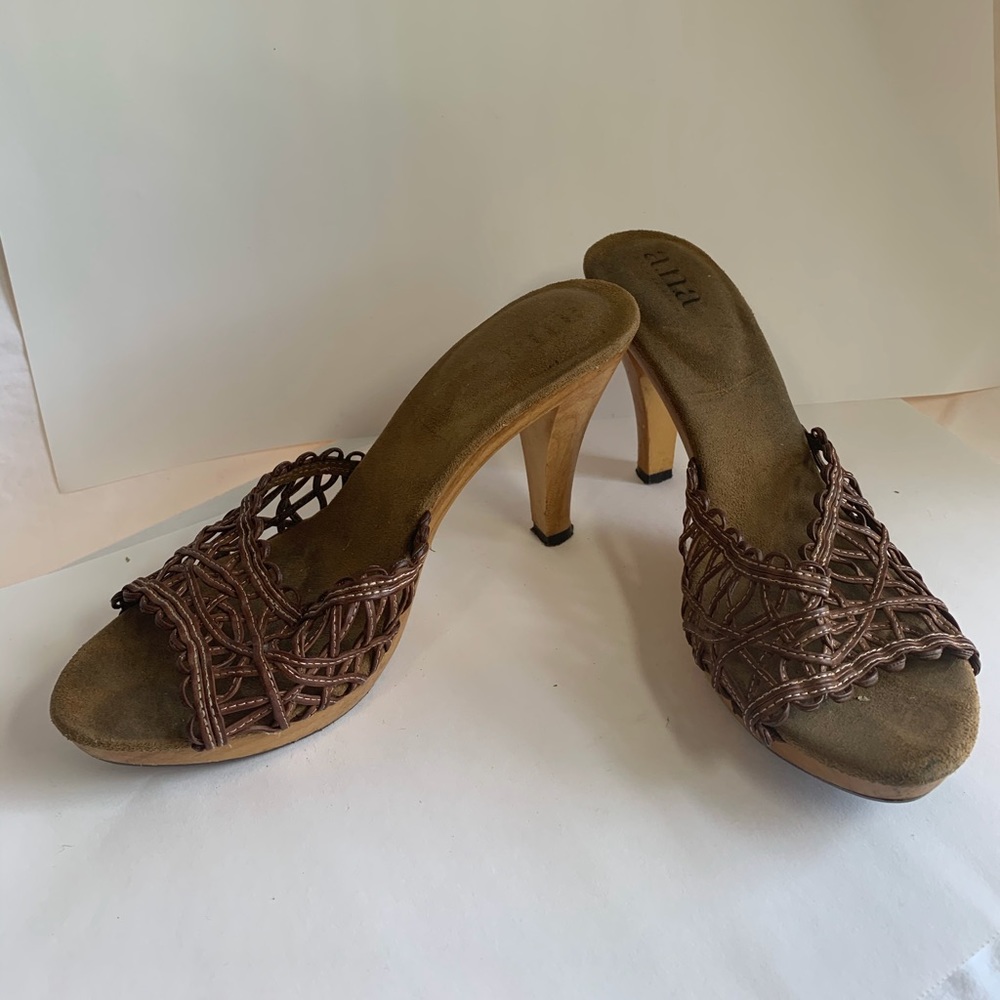ANNA Wooden Heels